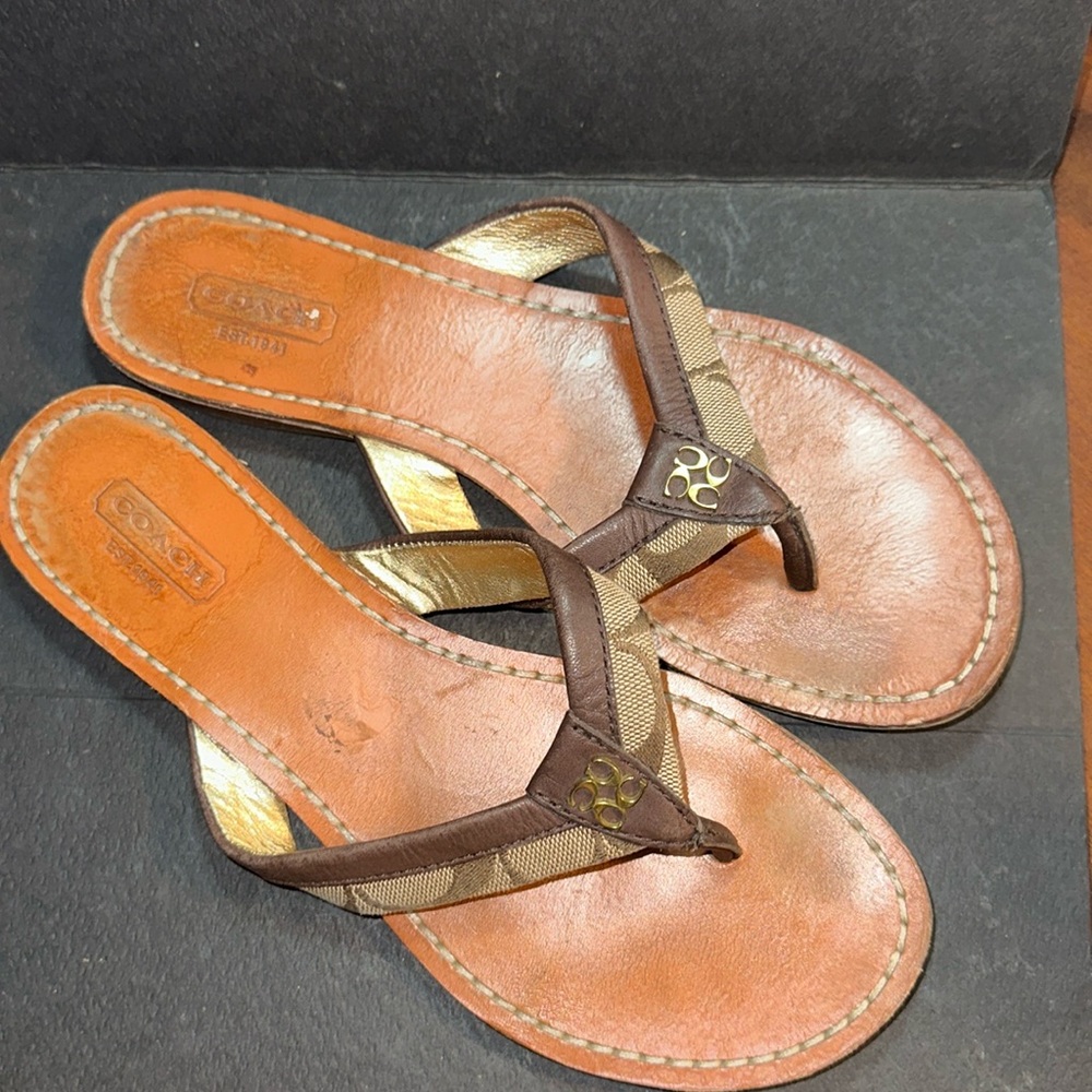 Coach Brown Thong Flip Flop Leather Sandals Signature Emblem Size 7 B